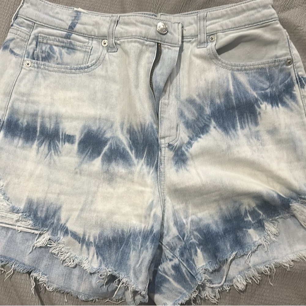 AE shorts